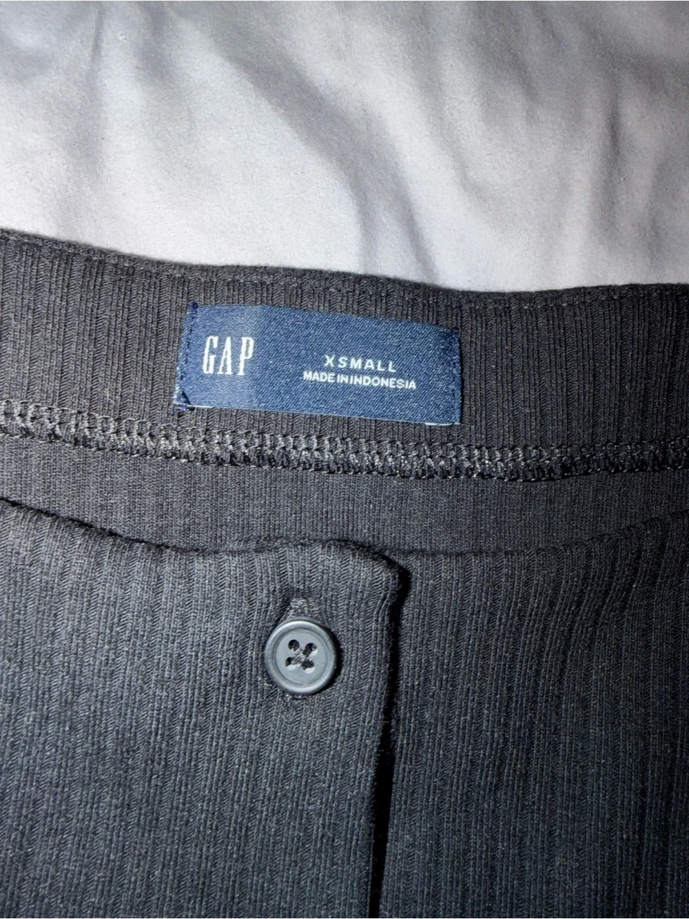 Gap Ribbed Button Detail Sleeveless Top - Picture 6 of 8